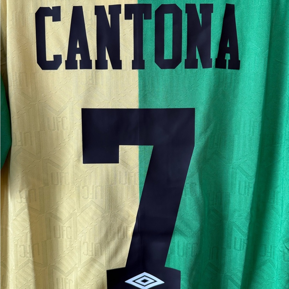 Eric Cantona Manchester United New Menβs Retro Vintage Umbro Soccer Jersey - Picture 11 of 11